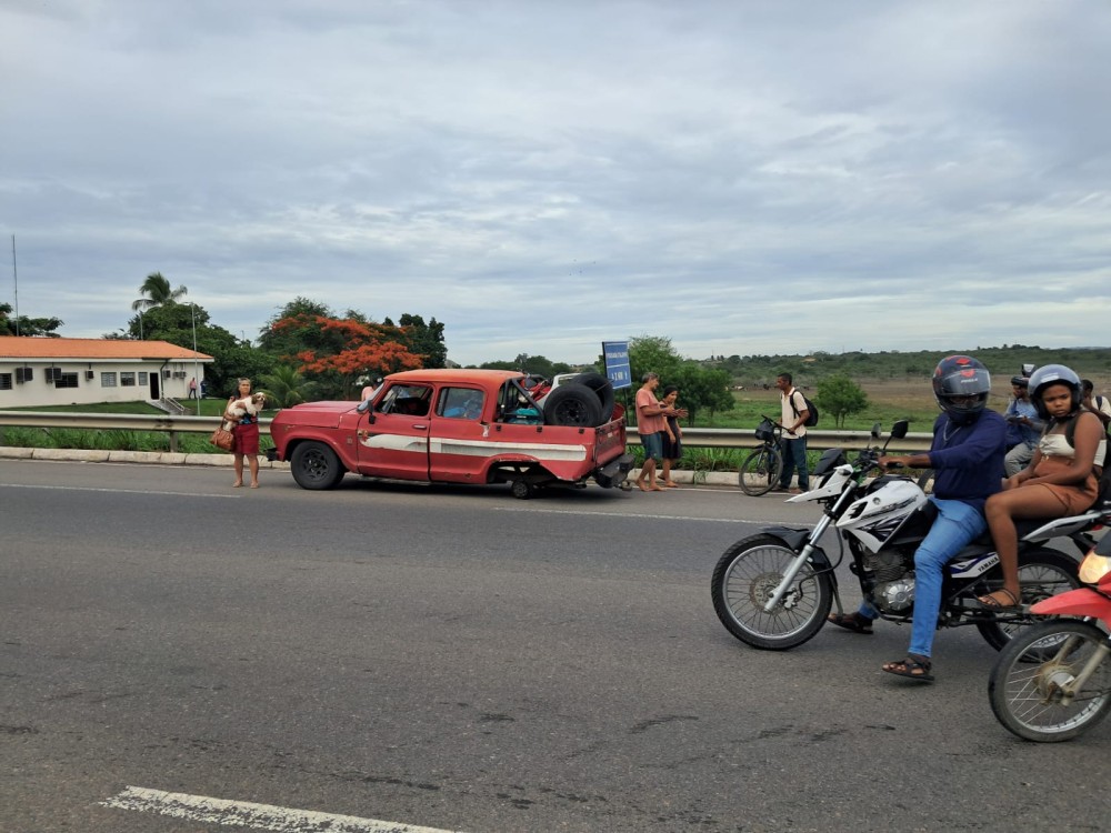 Acidente deixa quatro feridos na BR-116 Norte, em Feira de Santana