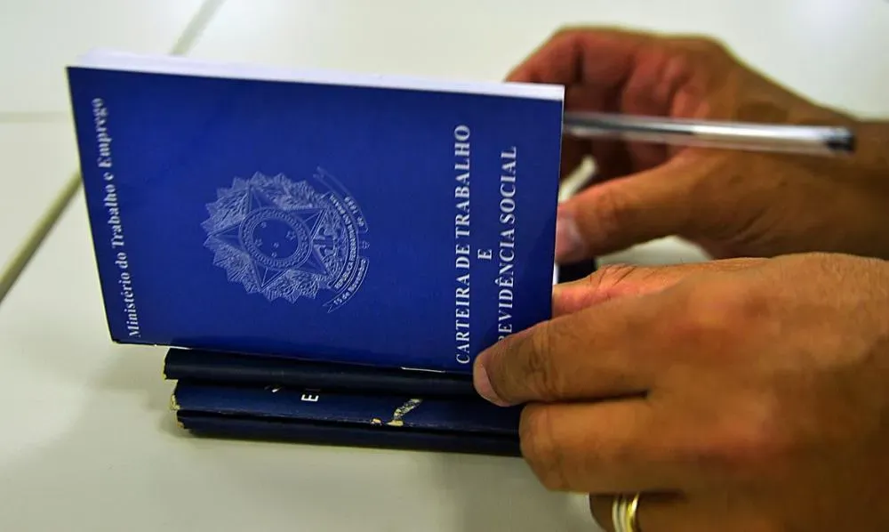 O SINE/BA e Casa do Trabalhador ofertam mais de 430 vagas de emprego nesta terça (9)