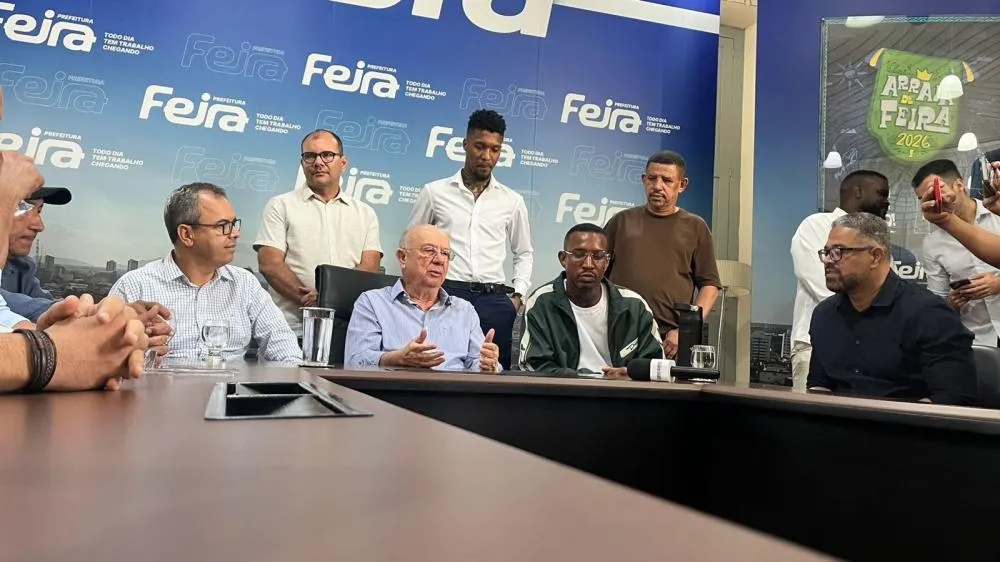 Anderson Talisca se reúne com prefeito José Ronaldo e discute projetos esportivos em Feira de Santana