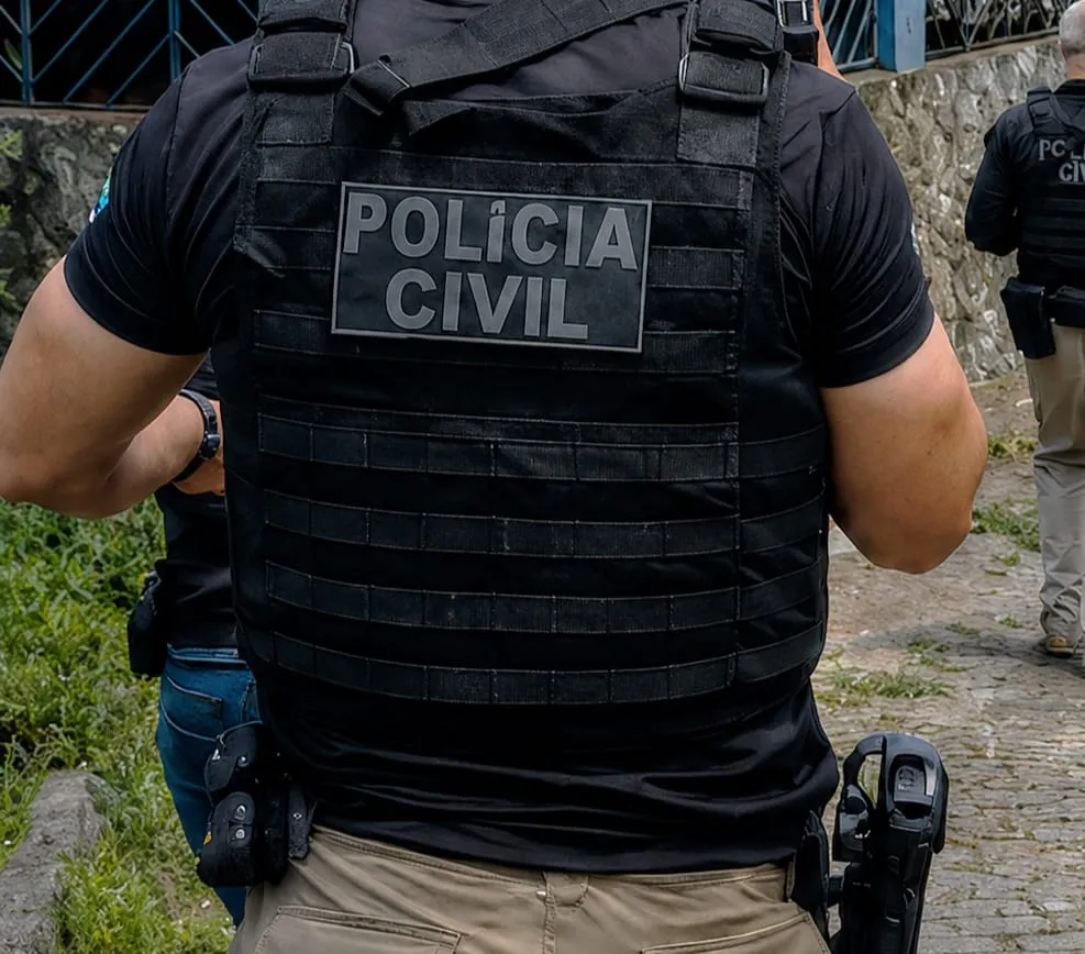 Homem que matou, esquartejou e tocou fogo no corpo do pai é preso em Feira de Santana