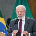 Jovem morre após cair da carroceria e ser atropelado pelo próprio carro