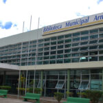 Familiares e amigos dão o último adeus a vereador e assessor assassinados em Santo Amaro na manhã do domingo (9)