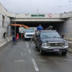 Vídeo: fortes chuvas abrem enorme cratera na BR 116 Sul, próximo a Tucano