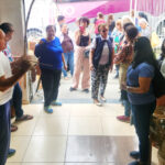 “Os outros conseguem, apenas eu que não”, relata senhora que tenta viagem gratuita para cuidar do pai doente