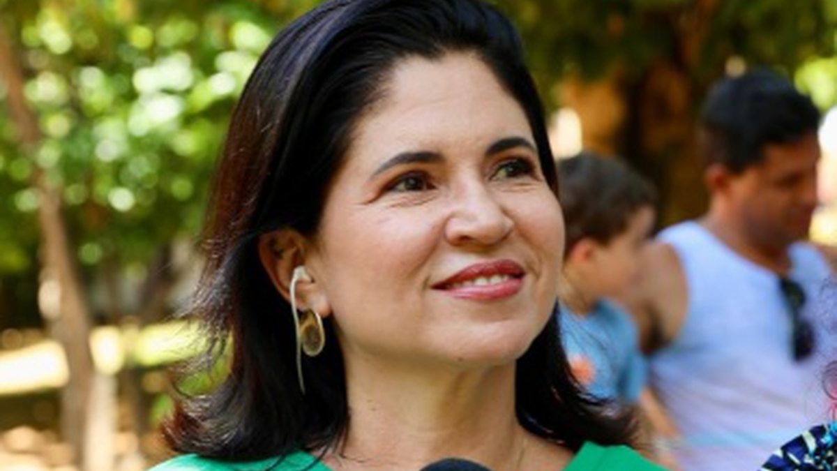 TV Bahia demite Adriana Oliveira após 25 anos de casa