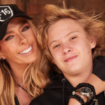 Familiares e amigos dão o último adeus a vereador e assessor assassinados em Santo Amaro na manhã do domingo (9)