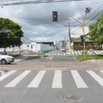 Vídeo: dois motociclistas ficam feridos após colisão próximo a viaduto do bairro Cidade Nova