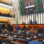 Vídeo: carro é destruído pelas chamas no Anel de Contorno