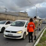Homem morre após se afogar na praia do Porto da Barra, em Salvador