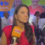 Vídeo: Homens se beijam durante bebedeira em bar; assista