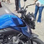 Pneu se solta de ônibus do transporte coletivo e causa transtorno a passageiros em Feira