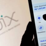 Suspeito foge após perseguição policial e deixa 30 kg de maconha em carro abandonado em Feira de Santana