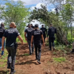 Vídeo: população e Corpo de Bombeiros resgatam cavalo de fossa na zona rural de Feira