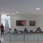 “Somos a mesma gestão”, diz ex-prefeito Colbert Martins ao ser culpado por insumos vencidos na saúde de Feira