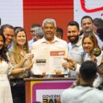 Mulher é presa, suspeita de esfaquear vizinha por vingança