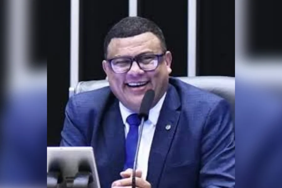 Vídeo: deputado federal bolsonarista é flagrado com garotas de programa em Brasília/DF