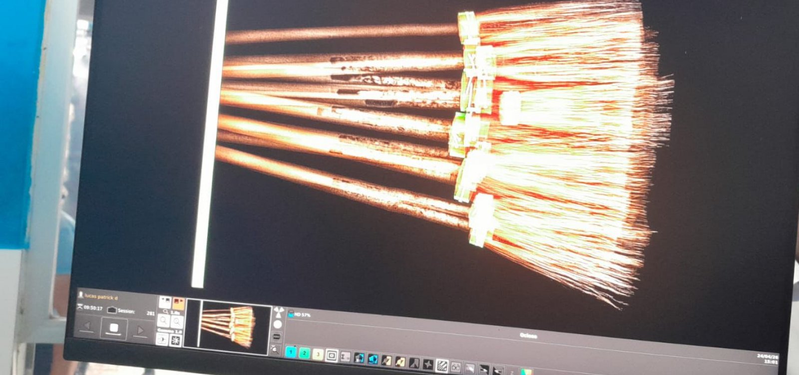 Drogas escondidas em cabos de vassoura são apreendidas em presídio