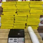 Colisão entre carretas na BR-324 deixa motorista ferido e preso às ferragens