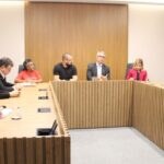 Após lançamento na Bienal Bahia 2026 com tiragem esgotadas, autora Cris Vaccarezza lança novo livro em Feira de Santana
